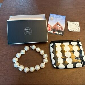 Hot Girls Pearls Necklace NWOT